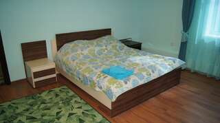 Гостевой дом Цимлянский двор Тюмень Стандарт с общей ванной комнатой-1